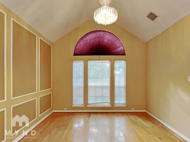 Building Photo - 102 Elm Fork Dr
