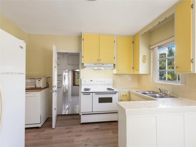 Foto del edificio - 3 bedroom in Miami FL 33147