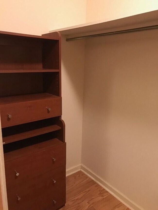 Building Photo - Charming Move-In Ready 1BR/1BA Condo in West Nashville – Lion’s Head Community