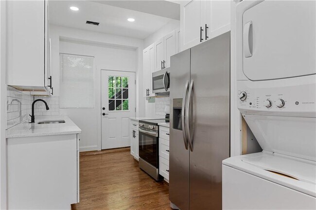 Foto del edificio - 360 Ponce De Leon Ave NE