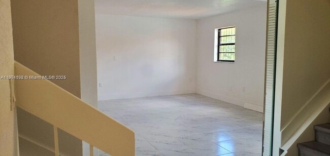 Foto del edificio - 5100 W 12th Ln