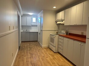 Building Photo - 116 Front St