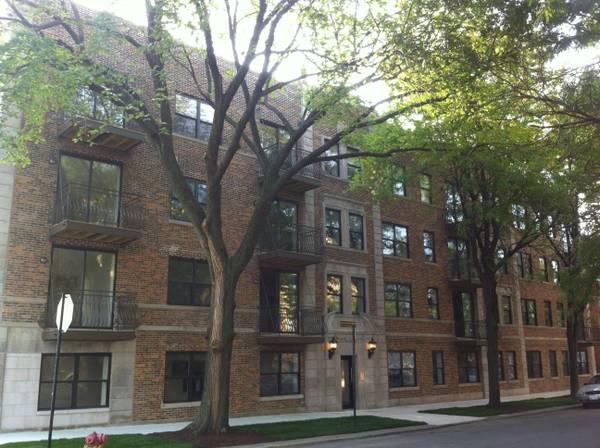 Foto del edificio - 4759 N Maplewood Ave