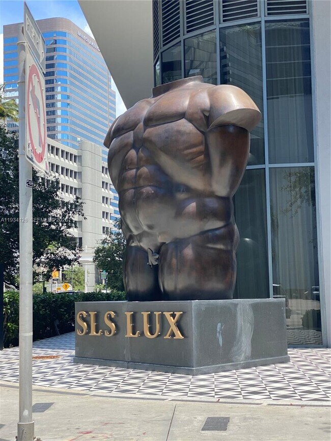 Foto del edificio - 1300 S Miami Ave