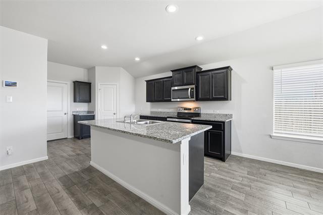 Building Photo - 413 Foxhunter St