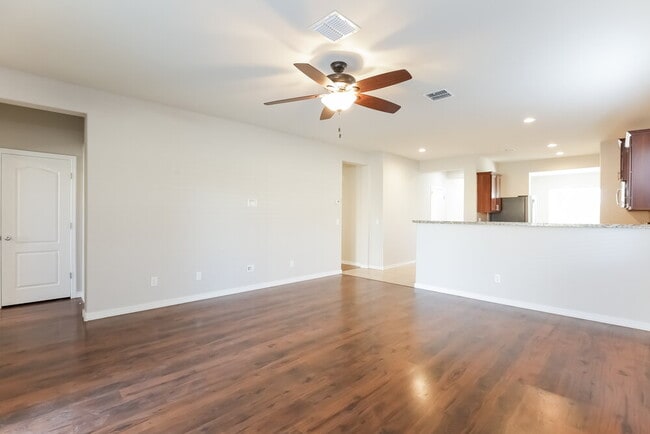 Foto del edificio - 24656 W Mobile Ln