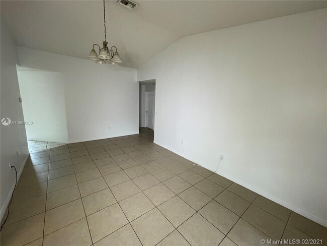 Foto del edificio - 21240 NE 9th Ct