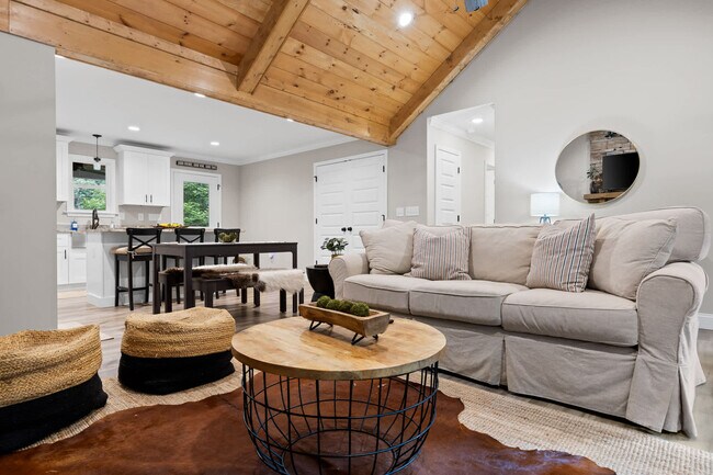 Building Photo - 864 Timber Ridge Ln