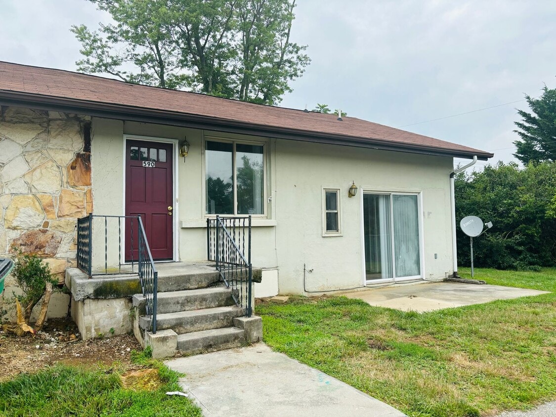 Primary Photo - 1 Bedroom 1 Bath Duplex