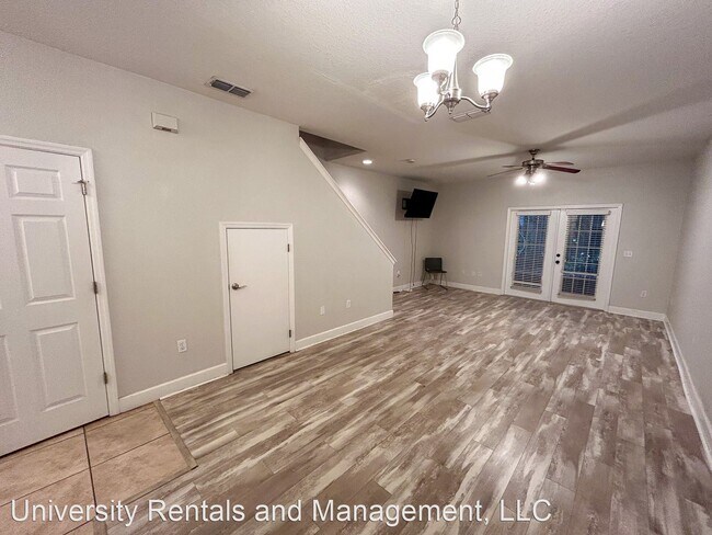 Building Photo - 2 br, 2.5 bath House - 2508 SW 35th Place ...