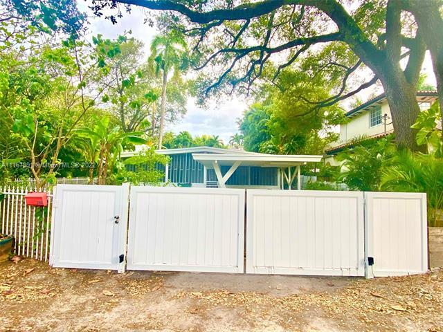 Building Photo - 3700 Loquat Ave