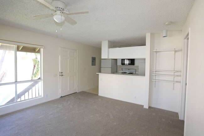 Building Photo - Sun Rise in Ewa. One bedroom, one bathroom corner unit on the 2nd floor