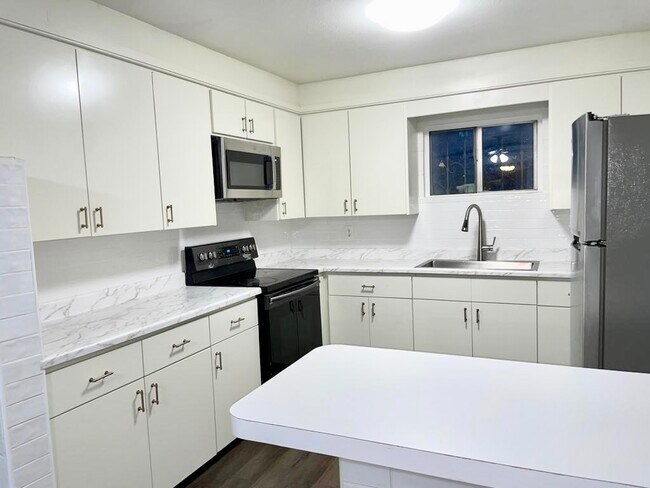 Cocina - 704 S 25th St