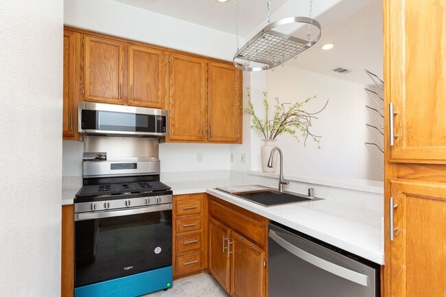 Foto del edificio - 3 Bed, 2 Bath Townhome in Carlsbad