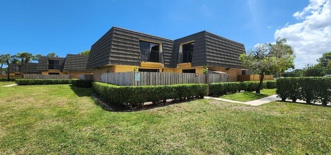 Building Photo - 913 9th Way