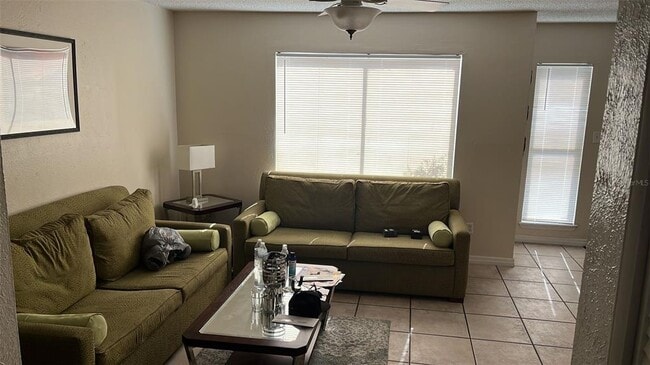 Foto del edificio - 4023 Henley Rd
