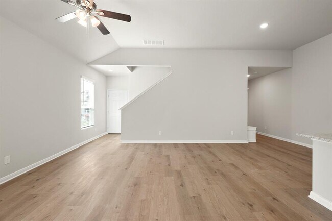 Building Photo - 242 Schrader Dr