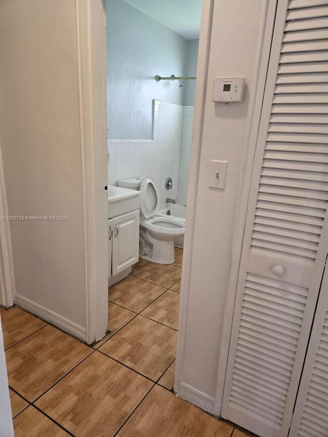Foto del edificio - 16041 NE 19th Ct