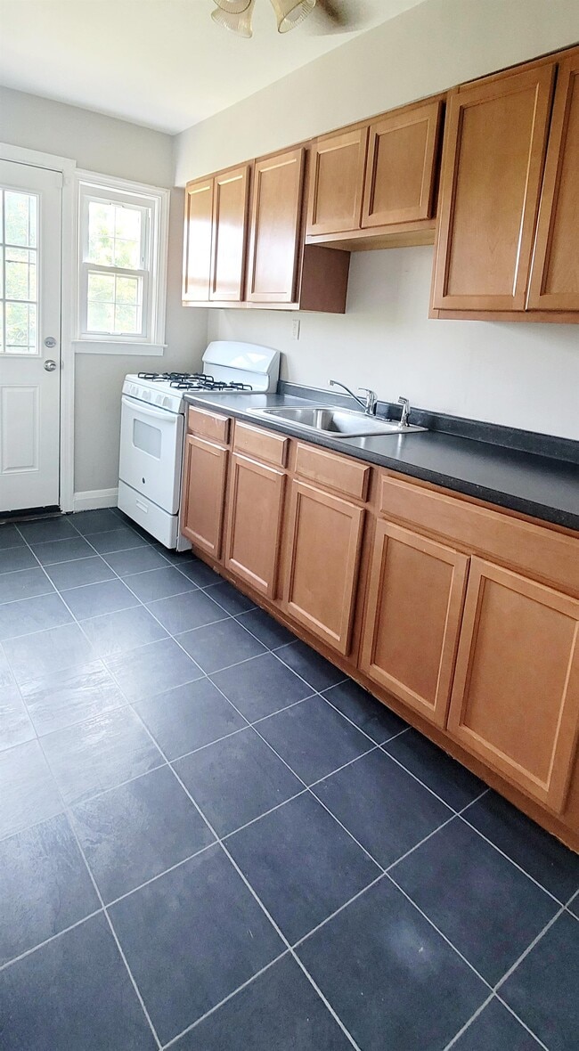 Building Photo - 1701 Letitia Ave