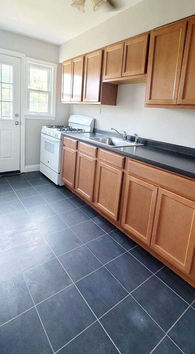 Foto del edificio - 1701 Letitia Ave