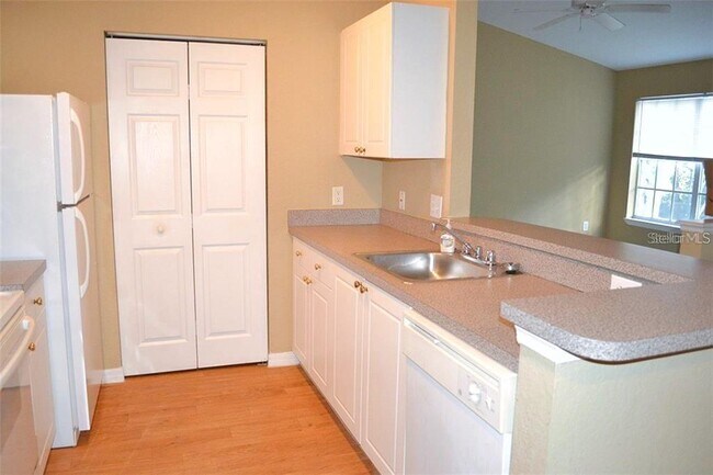 Building Photo - 854 Grand Regency Pointe