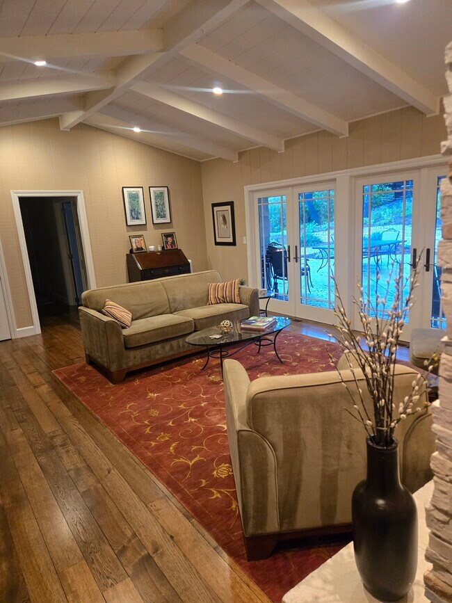 Foto del edificio - Shared Houseing Portola Valley