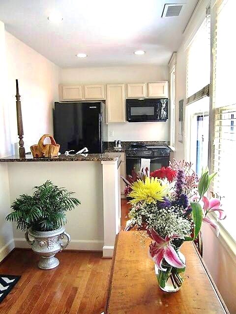 Foto principal - 2902 Porter St NW