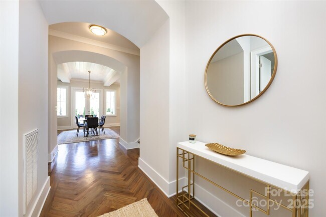 Foto del edificio - 1012 Rockway Dr