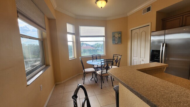 Foto del edificio - 8270 Pathfinder Loop