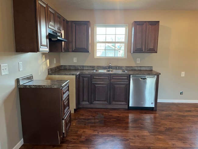 Building Photo - 3 bedroom 2 bath single family home in White Pine