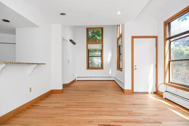 Building Photo - 109 Walden St