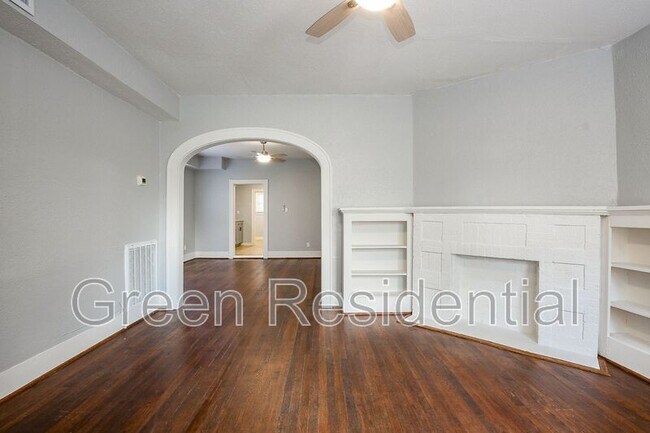 Building Photo - 3015 Isabella St