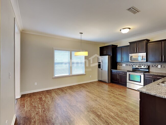 Foto del edificio - 15410 Lakepoint Forest Dr