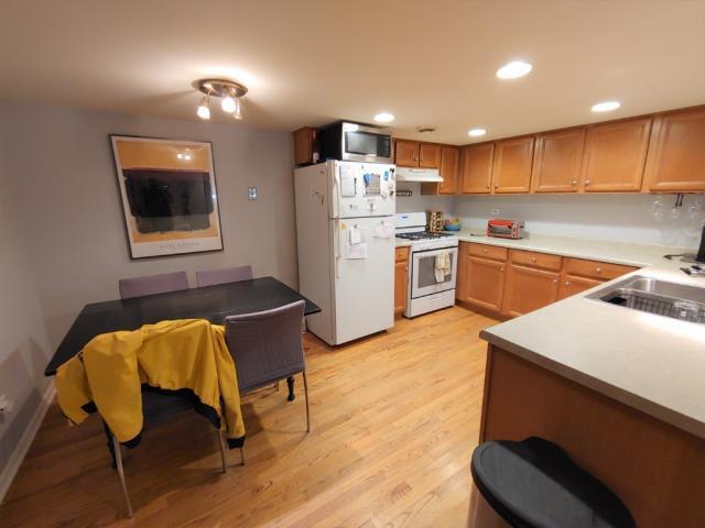 Building Photo - 2 bedroom in CHICAGO IL 60660