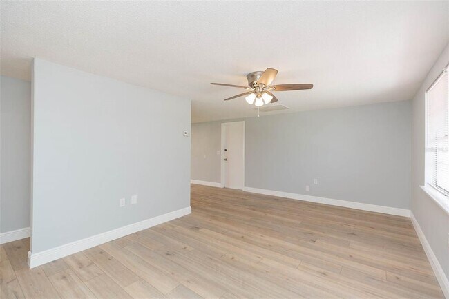 Foto del edificio - 7312 Windsor St
