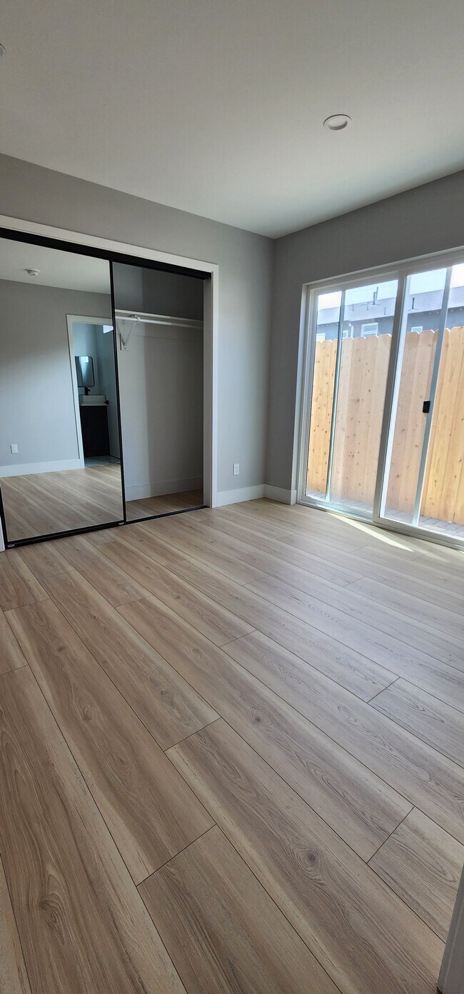 Foto del edificio - 5725 Klump Ave