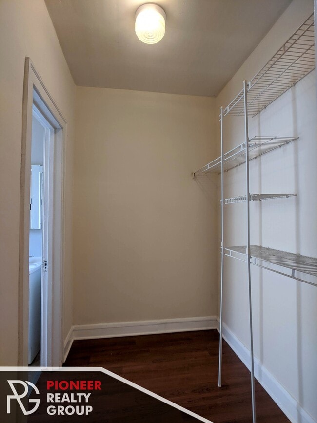 Foto del edificio - 2825 N Burling St