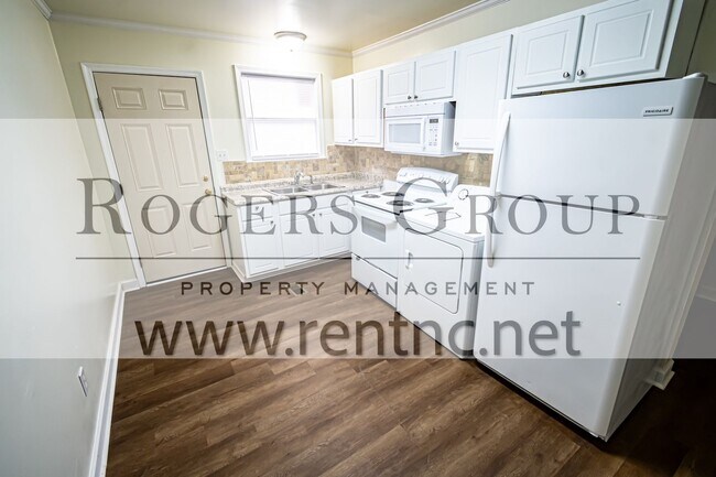 Foto del edificio - #377*** - 212 S. Main St Duplex
