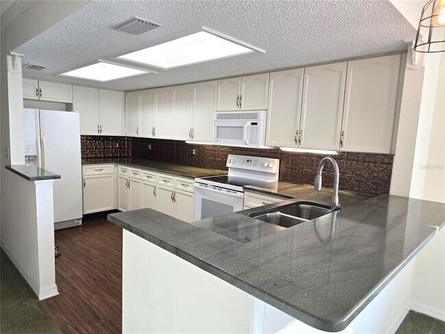 Building Photo - 346 Madeira Cir