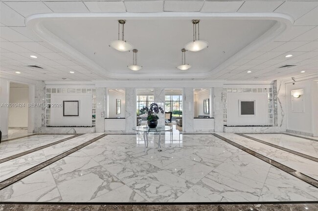 Foto del edificio - 5700 Collins Ave