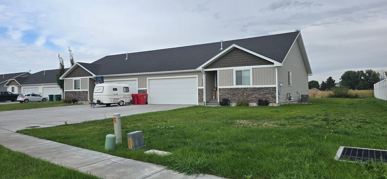 Building Photo - 5 Bedroom 3 Bathroom Home In Idaho Falls, ...