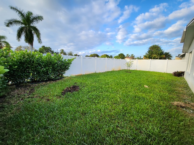 Photo - 305 3rd St House