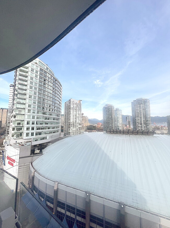 Building Photo - Centre South - 1410