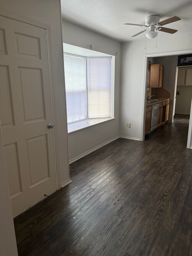 Foto del edificio - 2 Bedroom/ 2 Bathroom Townhome