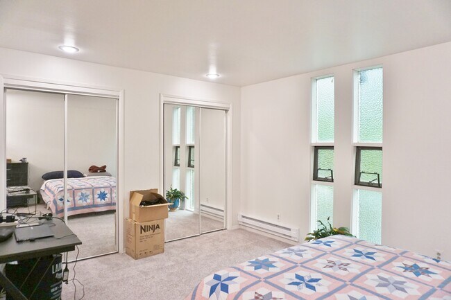 Foto del edificio - 2041 13th Ave W