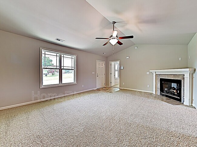 Building Photo - 16 Willow Ridge Cir