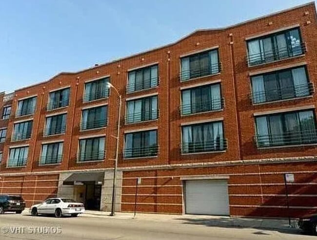 Building Photo - 2011 W Belmont Ave