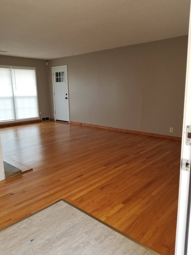 Building Photo - 3810 E Pawnee Ct