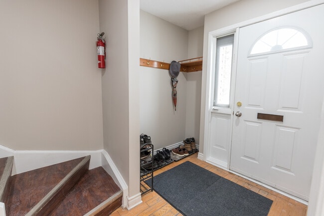 Building Photo - 1294 Cahill Dr