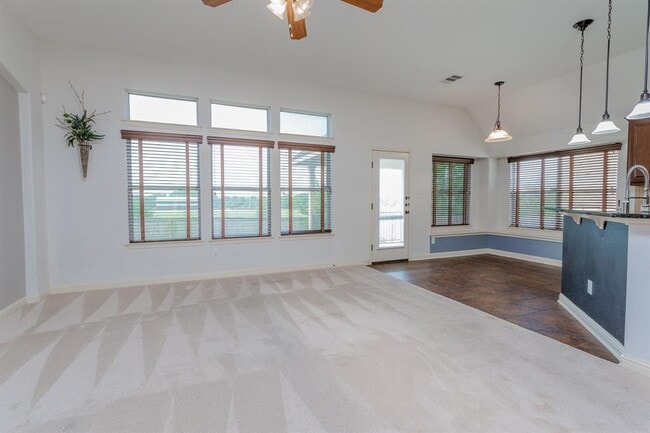 Building Photo - 3608 Rosalina Loop